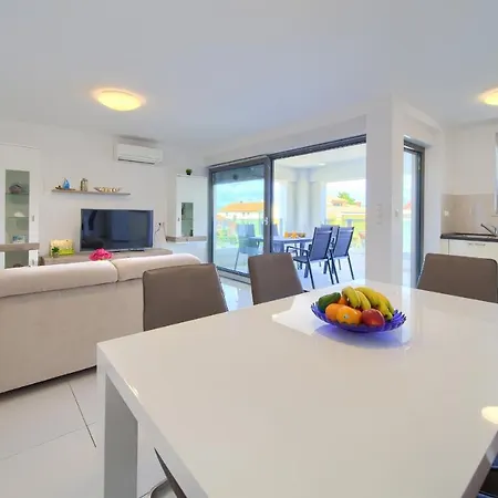Luxury apartment Aronia Vantacici Extérieur photo