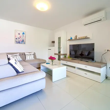 Luxury apartment Aronia Vantacici Extérieur photo