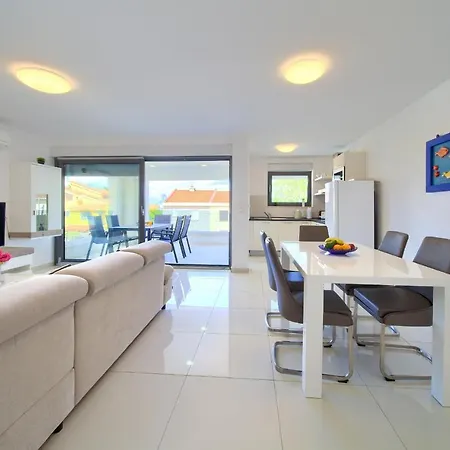 Luxury apartment Aronia Vantacici Extérieur photo