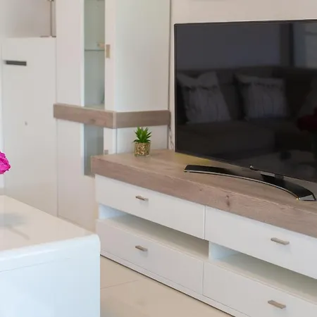 Luxury apartment Aronia Vantacici Extérieur photo