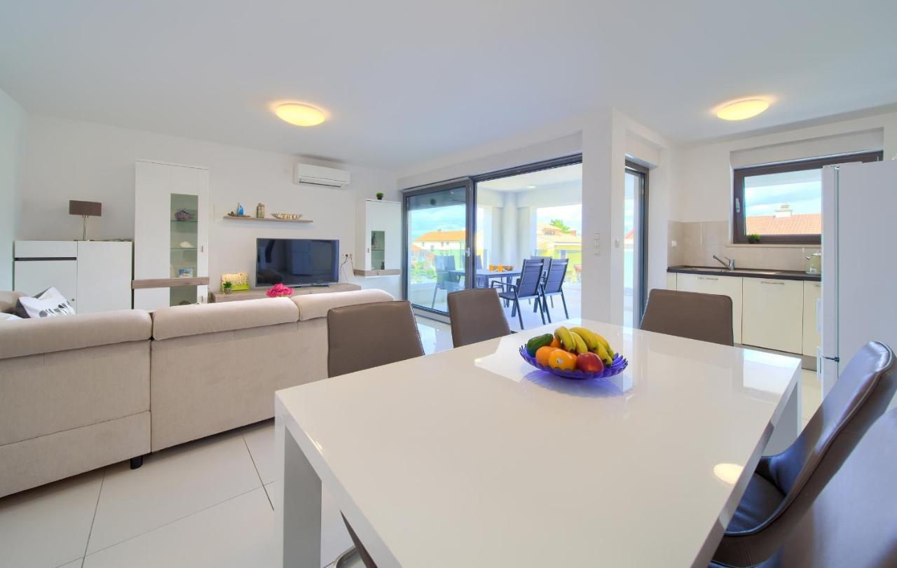 Apartment Luxury Aronia Vantacici