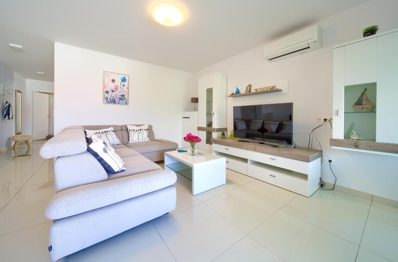 Apartment Luxury Aronia *
