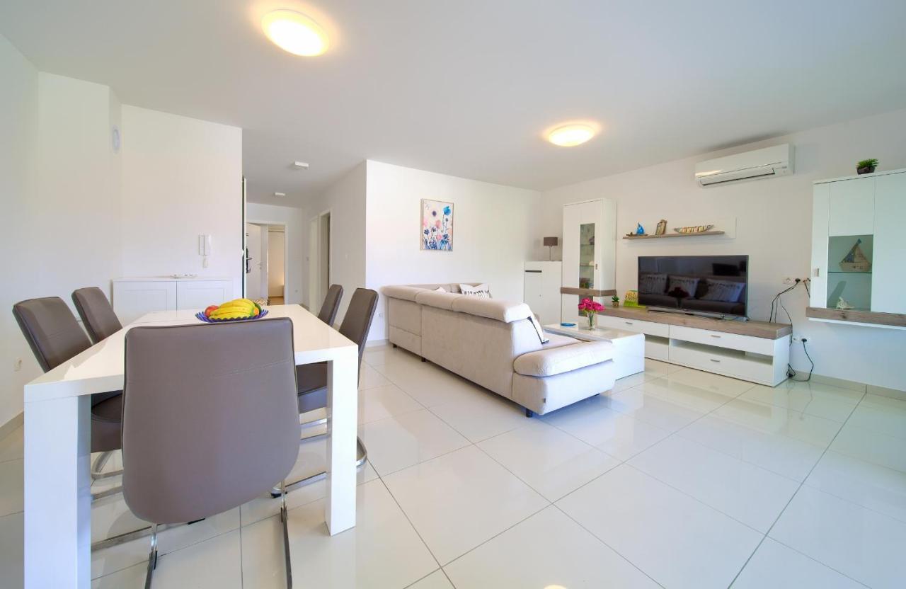 Apartment Luxury Aronia *
