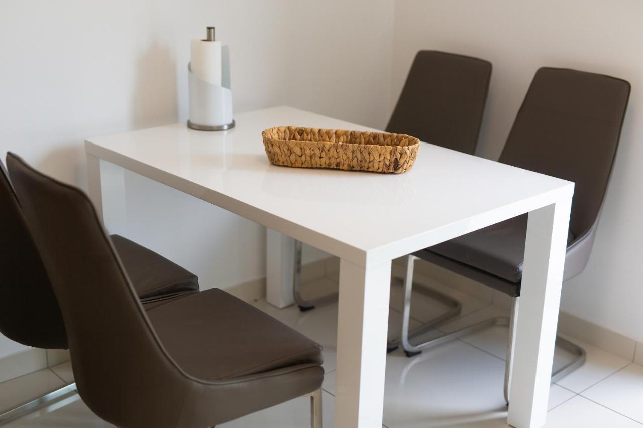 Luxury Aronia Apartment