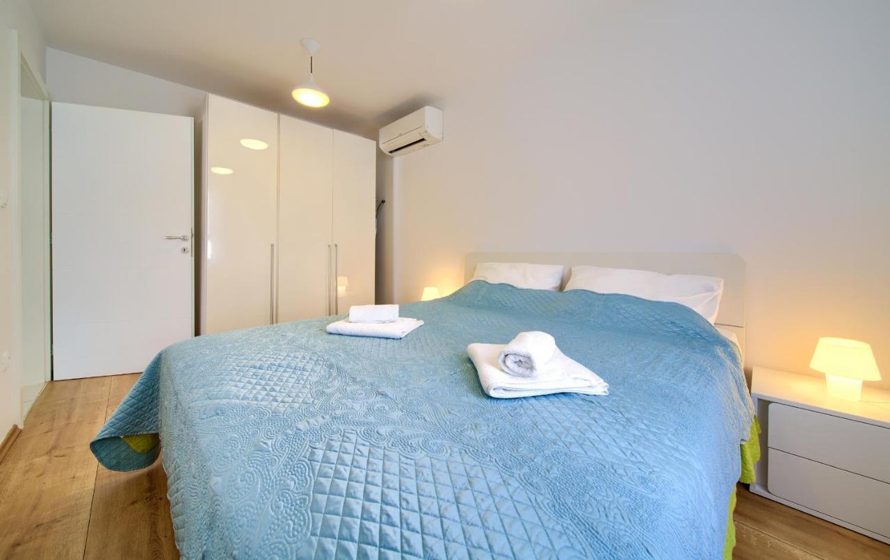 Luxury Aronia Apartment *